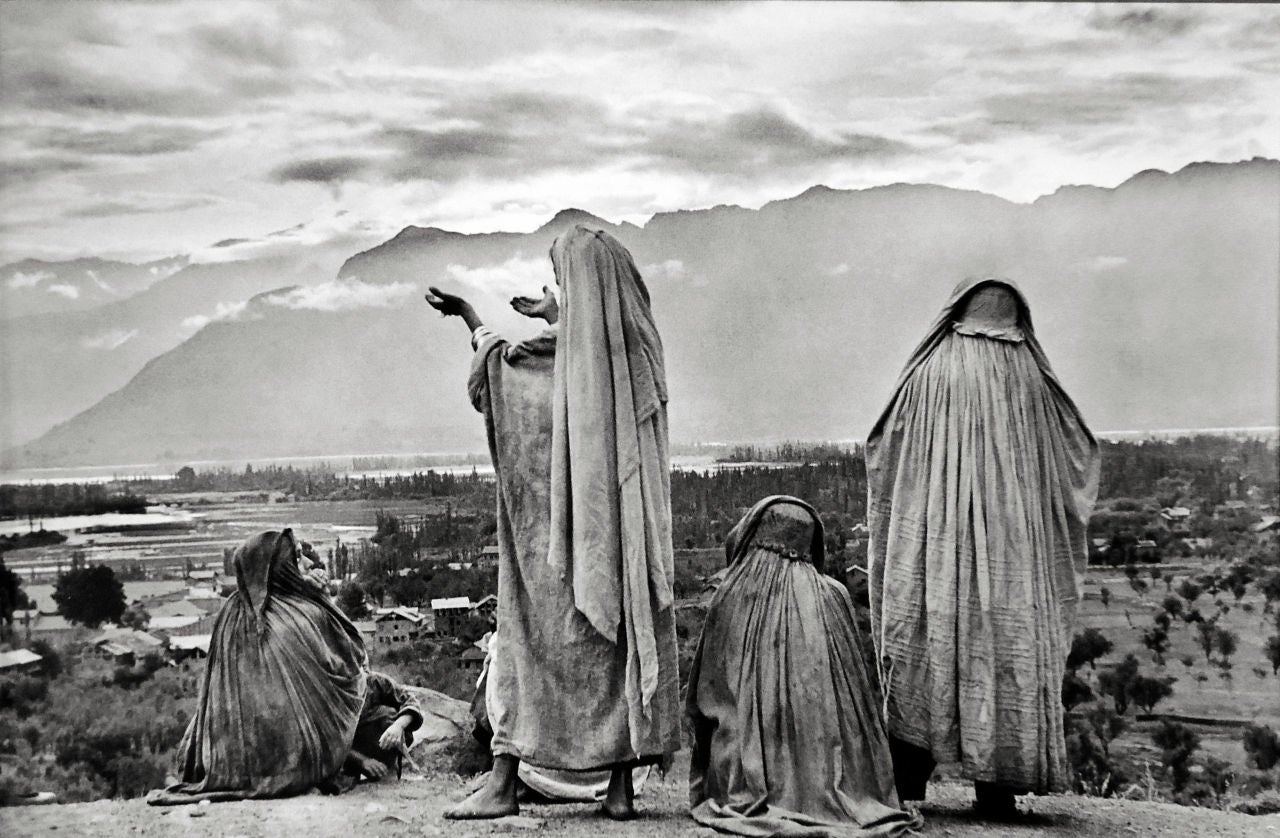 Henri Cartier-Bresson Black and White Photograph - Srinagar, Kashmir
