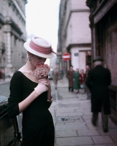 Suzy Parker in gorgeous Chanel gown, Vogue 1956  Vintage fashion 1950s,  Chanel gown, Vintage fashion