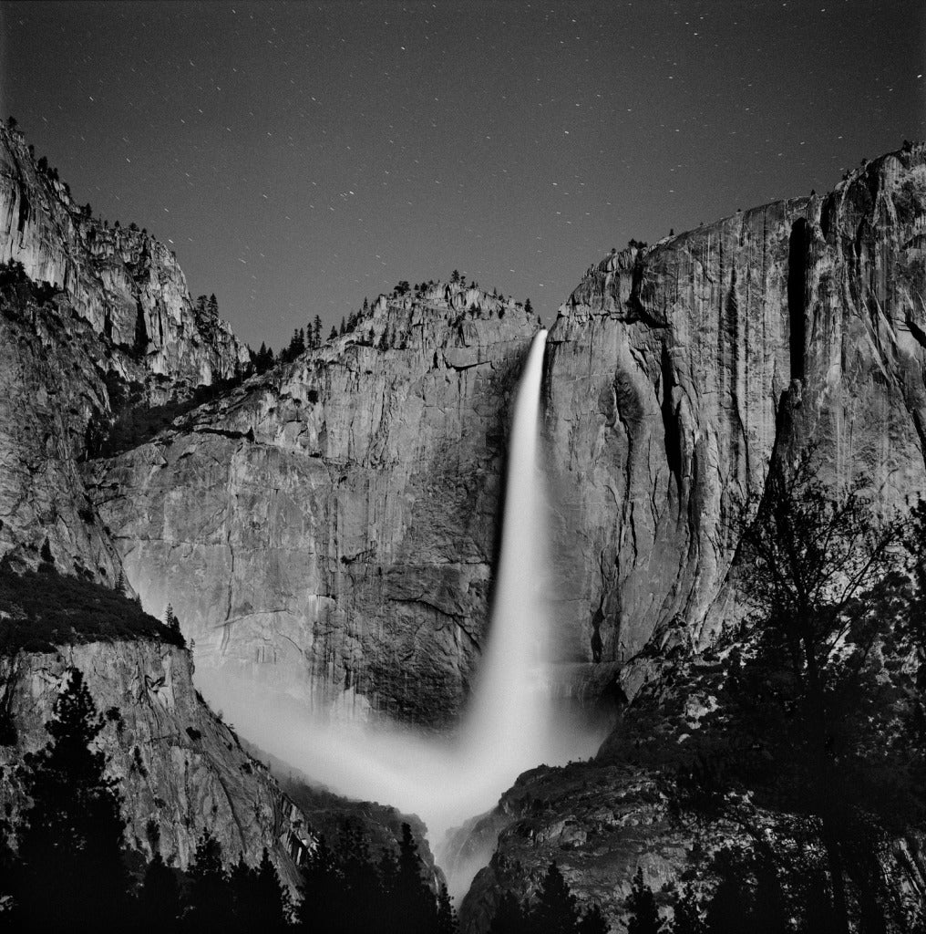 Heather Boose Weiss Black and White Photograph – Hängendes Tal, Schwarz-Weiß-Landschaftsfotografie