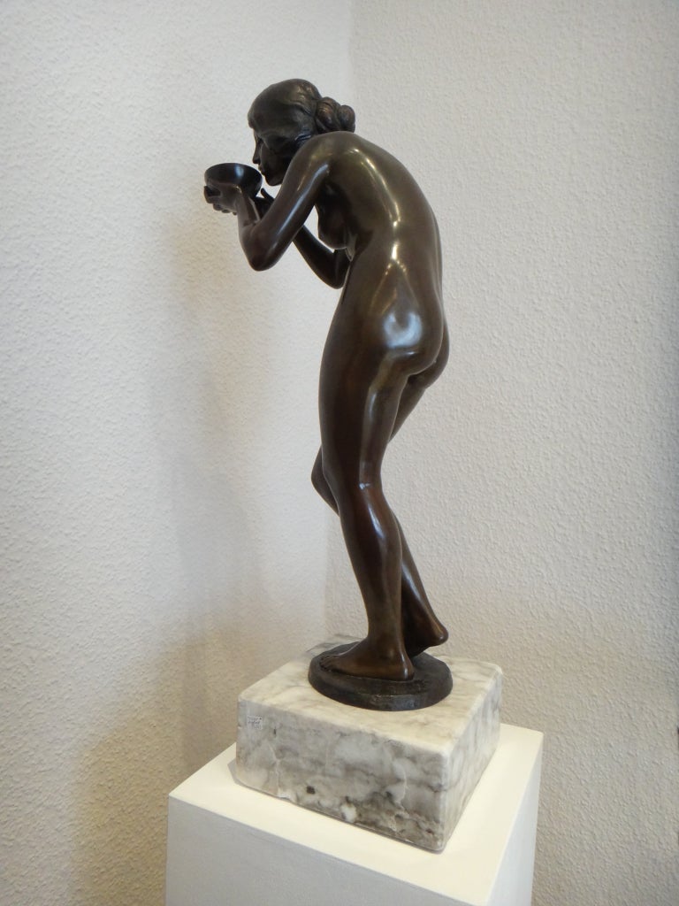 Bronze « Die Trinkende » de Victor Heinrich Seifert, 1922 en vente 2