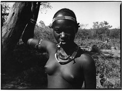 Young Banna Woman, on side of road, near Demeka, Ethiopia