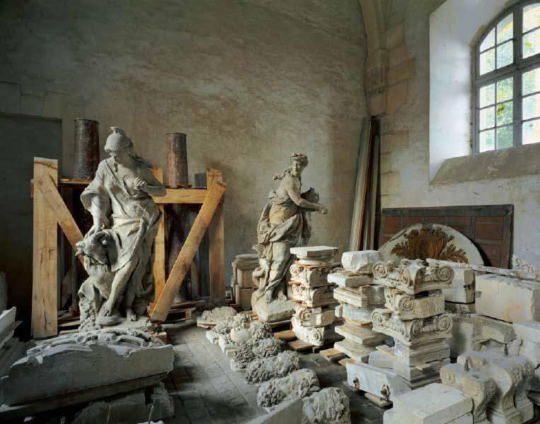 Reserve de sculpture, Petites Ecuries R.d.C, Chateau de Versailles - Photograph by Robert Polidori