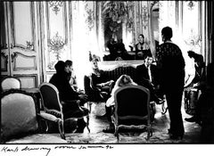 Karl Lagerfeld`s Salon - barockes Interieur mit Menschen, Kunstfotografie 1991
