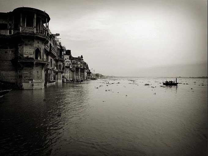 Andreas H. Bitesnich Black and White Photograph - Ganges, Varanasi 2007