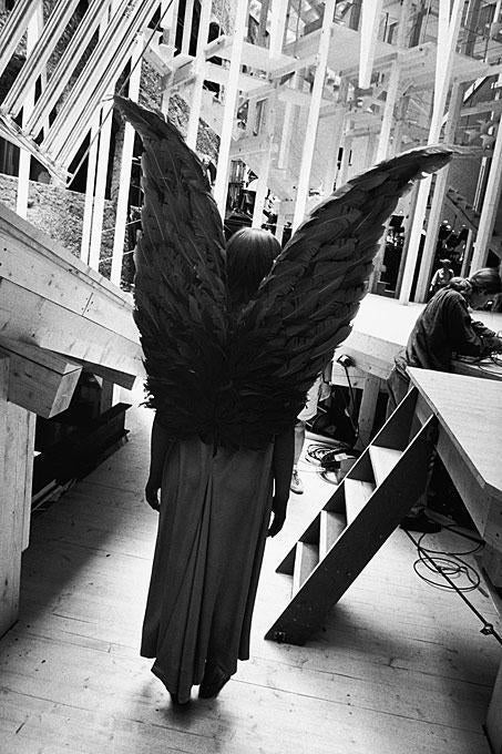 Gérard Uféras Black and White Photograph - The angel of Messiaen's , Salzburger Festspiele, angel from the back
