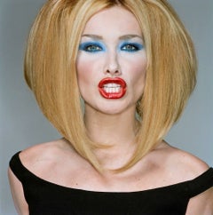 Carla Bruni, Vogue Italia – das Supermodel in einem blonden Haar und mit Make-up