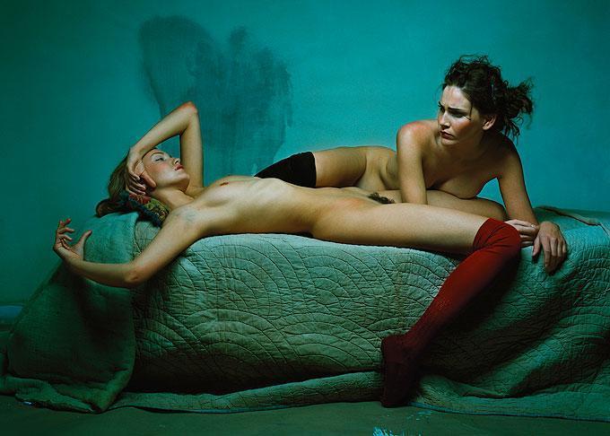 Rizzoli Nudes - two models lying on a green bed