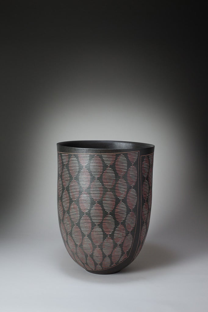 Flower vessel with geometric pattern in inlay and charcoal finish 05 - Art by Hideo Maeda