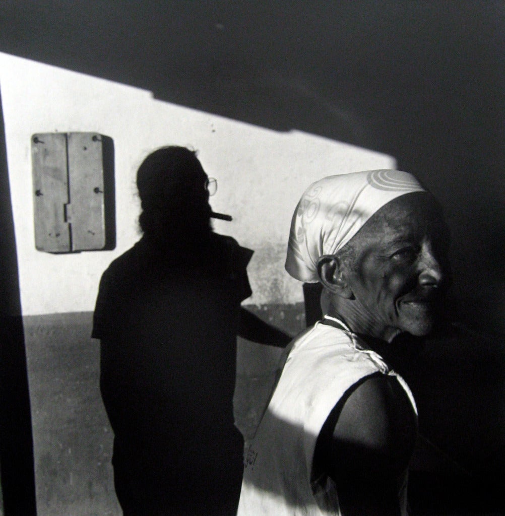 Mario Algaze Portrait Photograph - Mira quien viene, Santiago de Cuba