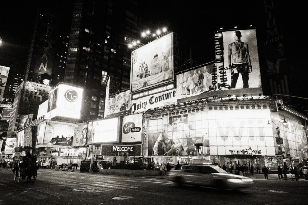 Alejandro Cerutti Black and White Photograph - I LOVE New York - NYC I (Award winning Black and white photo of New York City)