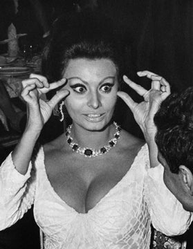 Sophia Loren at the premiere of Dr. Zhivago, New York - Photograph by Ron Galella