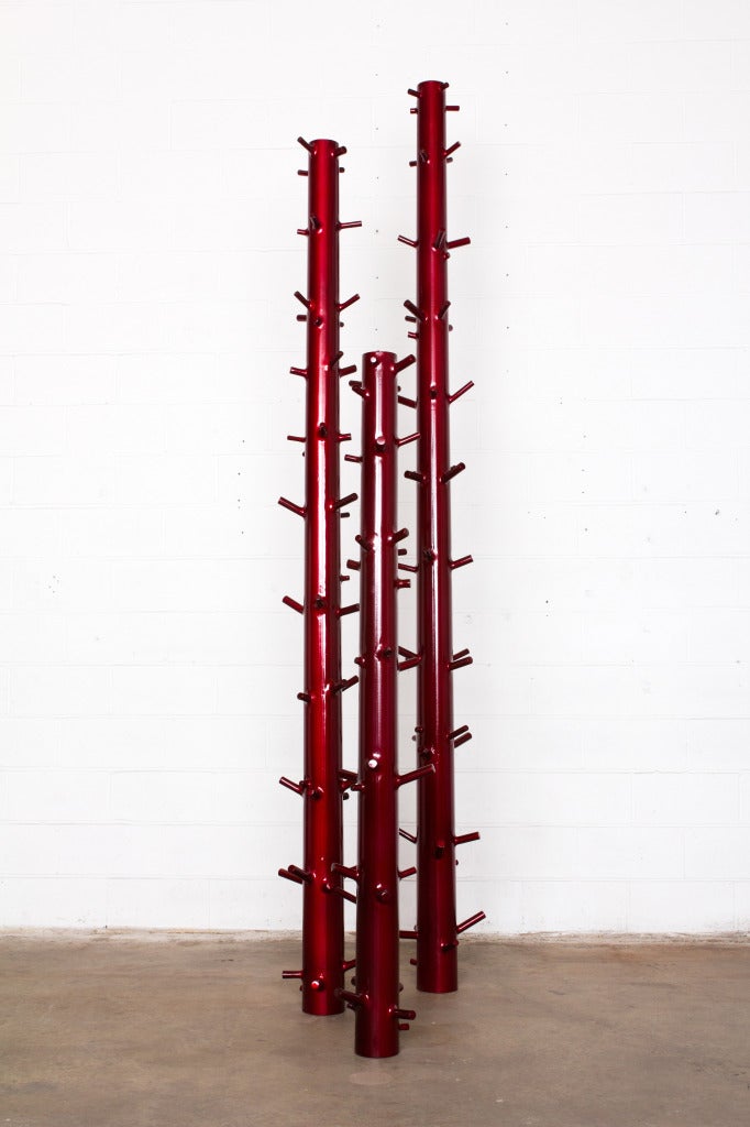 Trio Transparent Red – Sculpture von Shayne Dark