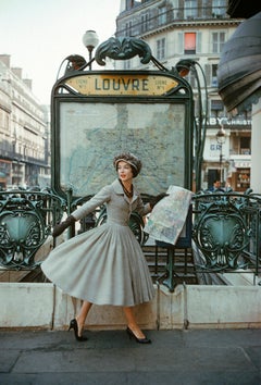 Grey Dior Outside Paris Louvre Metro