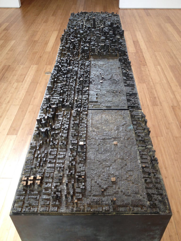 Manhattan - Sculpture by Ramon Espantaleon