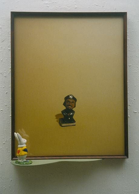 Liliana Porter Color Photograph - Che with Rabbit