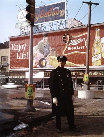 Evelyn Hofer Color Photograph - Policeman 59th St., New York