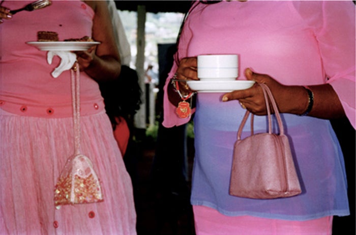 Figurative Photograph Martin Parr - Sri Lanka, Nuwara Eliya, Races, de la série Luxury , 1995 - 2009