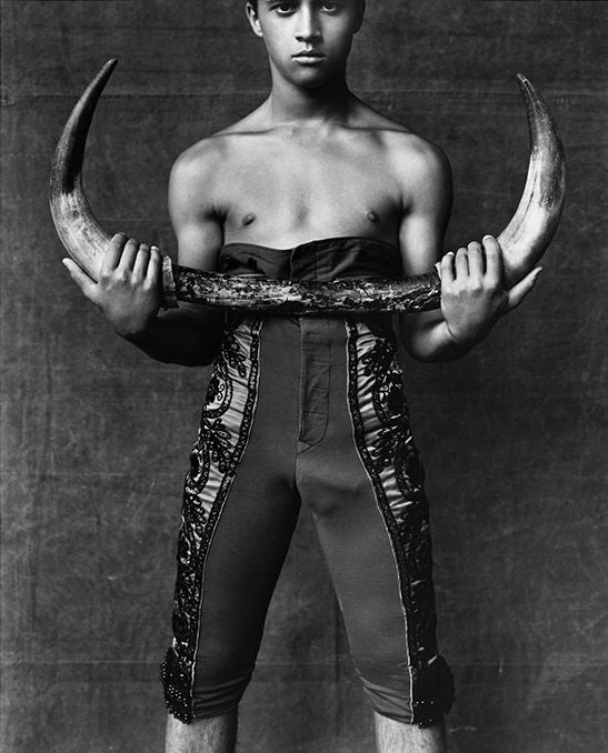 Figurative Photograph Ruven Afanador - Jose Luis Pintado Martinez, Madrid, Espagne, 2001