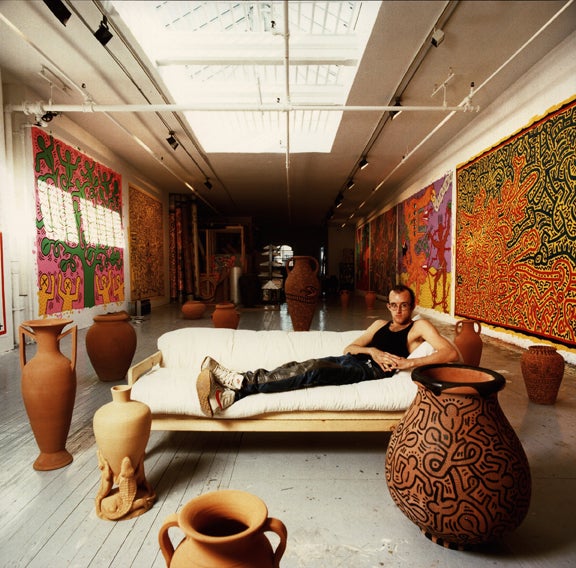 Tseng Kwong Chi Color Photograph - Keith Haring, New York Studio