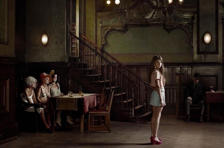 Berlin, Clärchens Ballhaus Mitte, 10 juillet 2012 - Photograph de Erwin Olaf