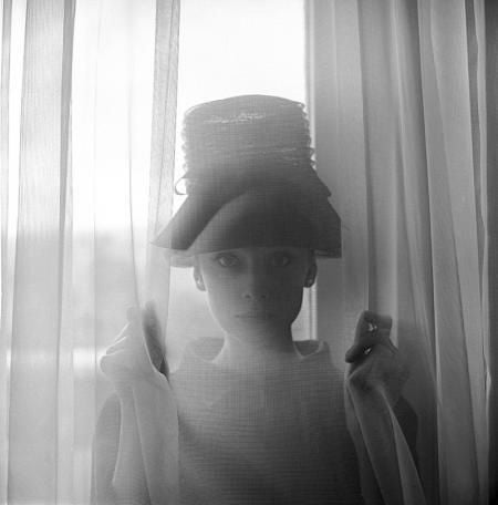 Cecil Beaton Portrait Photograph - AUDREY HEPBURN, JANUARY 1960