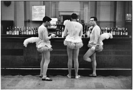 New York City, 1956 - Elliott Erwitt (Black and White Photography)