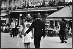 Paris, 1970 - Elliott Erwitt (Schwarz-Weiß-Fotografie)