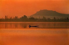 Fischer, Dal-See, Kaschmir, 1999 - Steve McCurry (Farbfotografie)