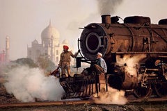 Taj and Train, Agra, Inde, 1983, Steve McCurry (photographie couleur)