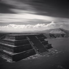 Teotihuacan, Studio 1, Messico, 2006 - Michael Kenna (Fotografia in bianco e nero)