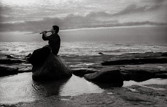 Landscape Photograph Raghu Rai - Pt. Hariprasad Chaurasia a exercé sa pratique