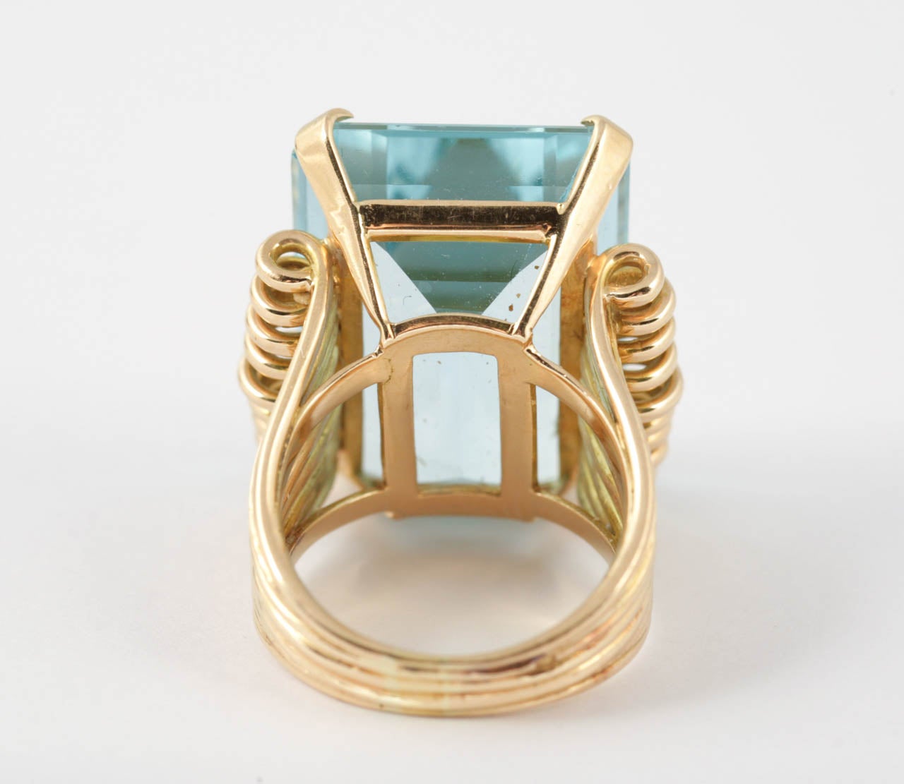 Large Aquamarine Ring In Excellent Condition For Sale In London, GB