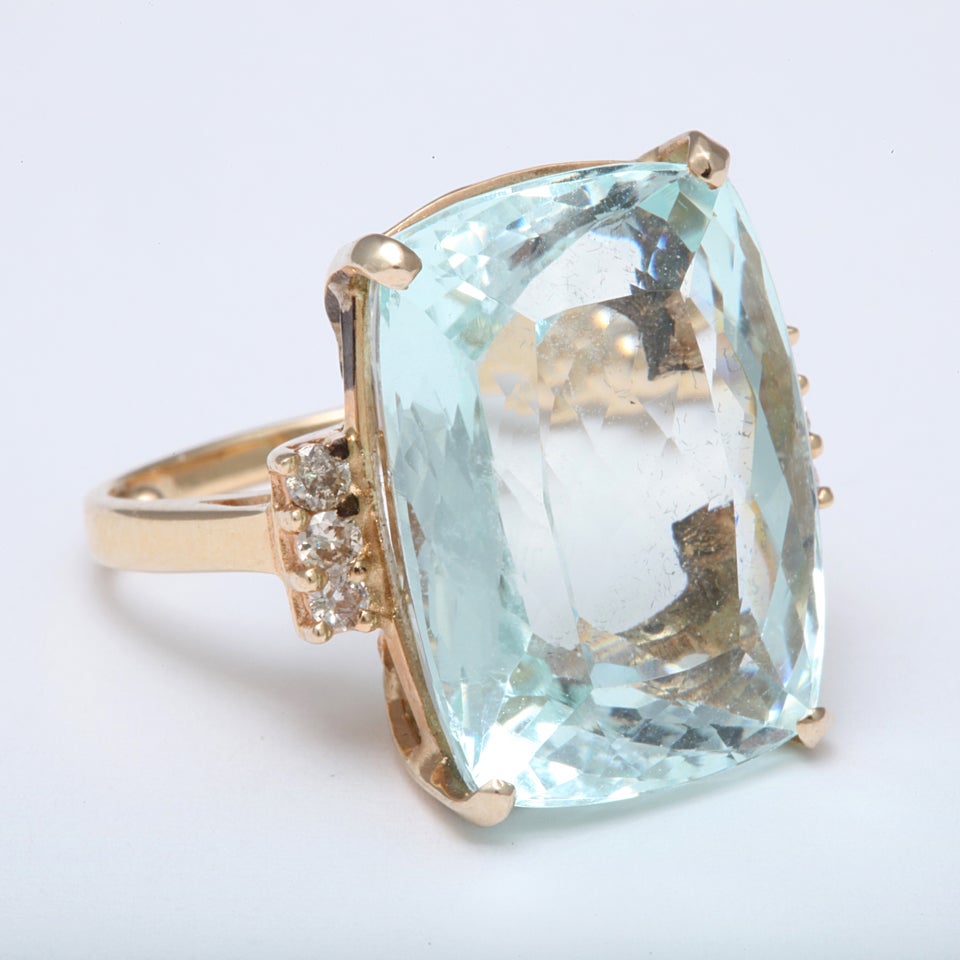 Emerald cut Aquamarine Gold Ring For Sale 1