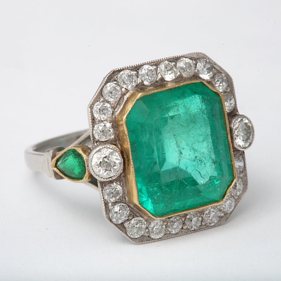 Art Deco Emerald and diamond ring For Sale 1