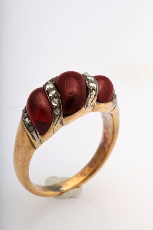 Victorian 18K gold and Garnet ring
