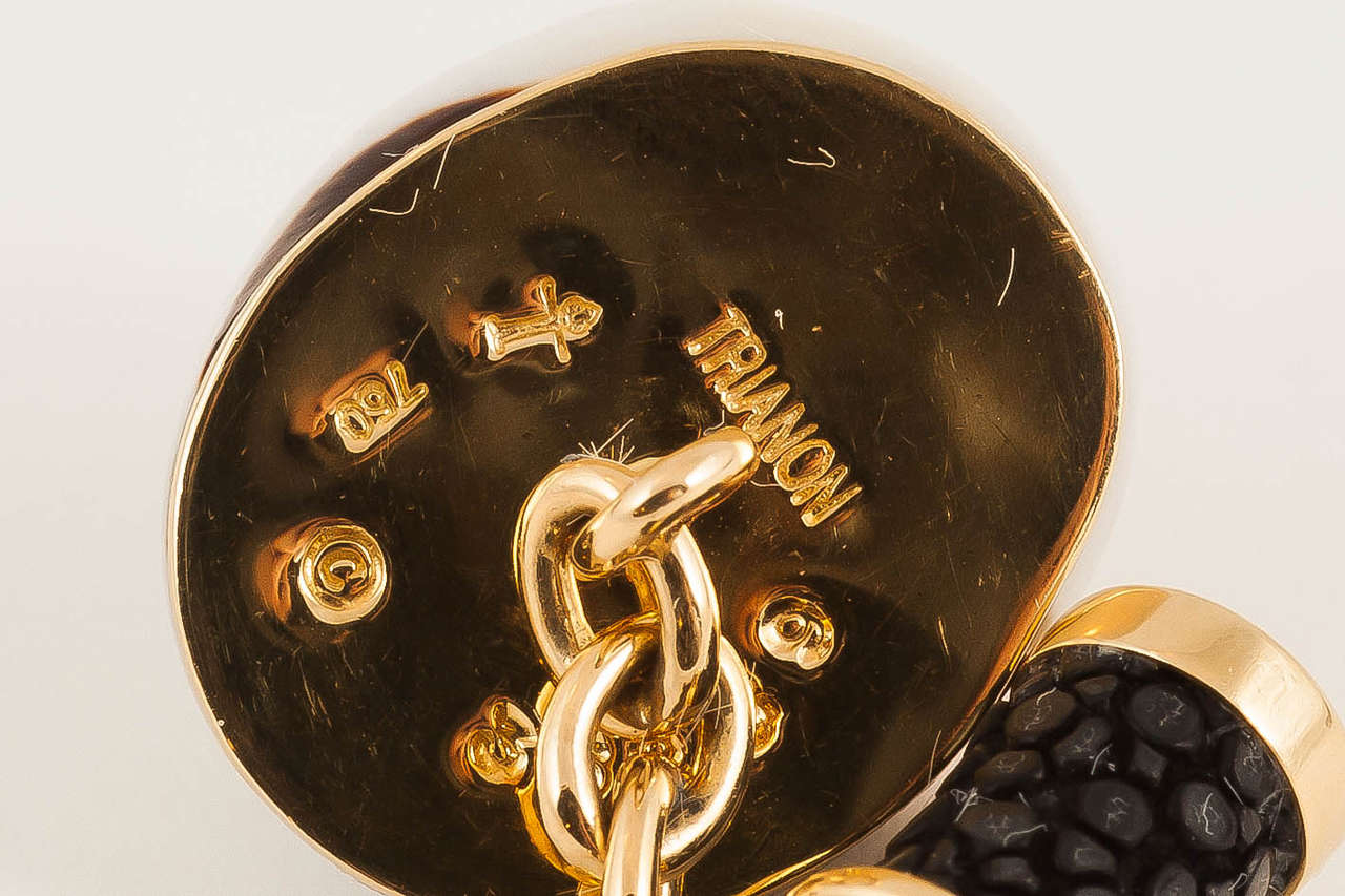 Vintage Trianon Shell Cufflinks, 18 Karat Gold, Citrine & Enamel, USA circa 1960 In Good Condition For Sale In London, GB