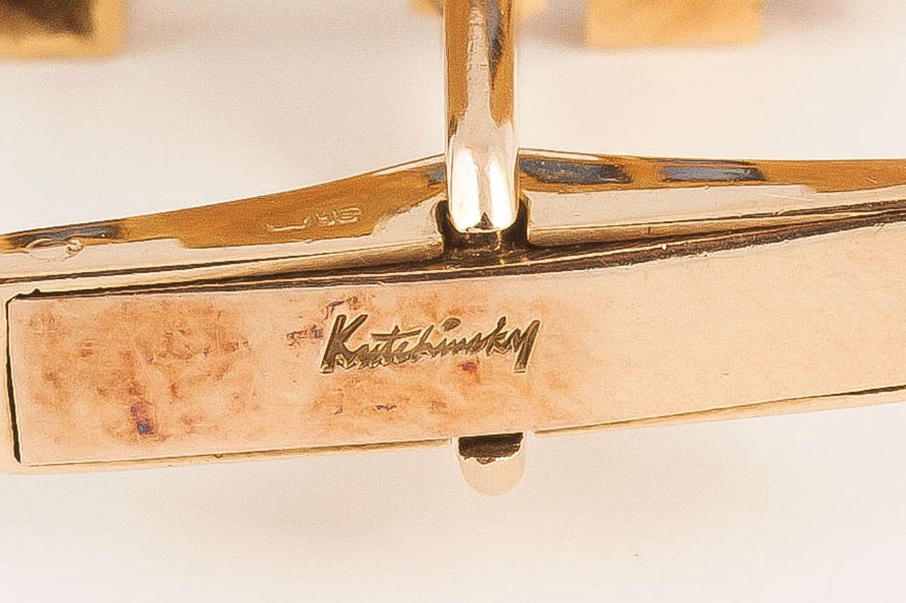 1970s Kutchinsky of London Sapphire Gold Cufflinks and Tie Clip 1