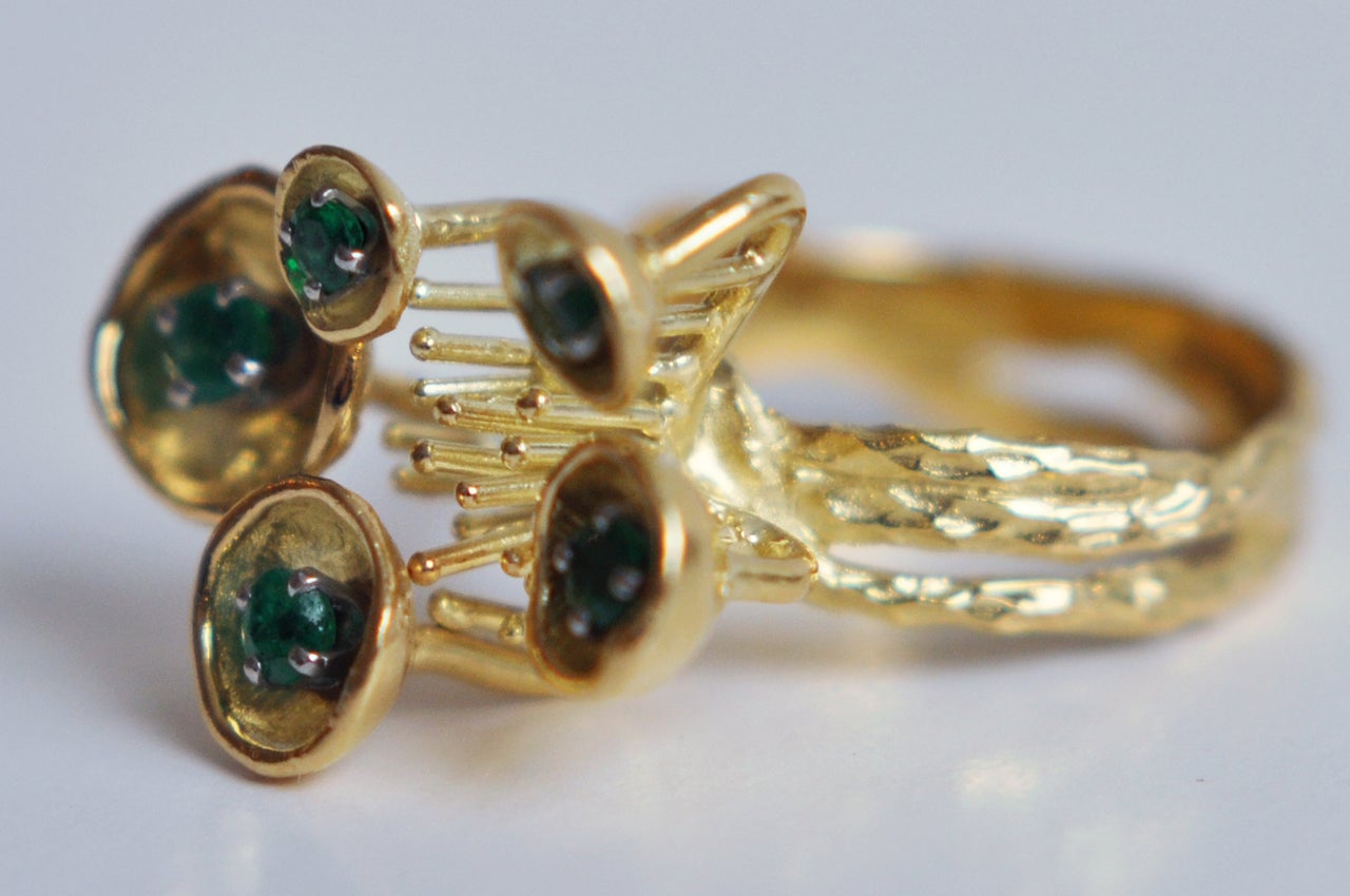 1970s Sculptural 18K Gold and Emerald Ring 3