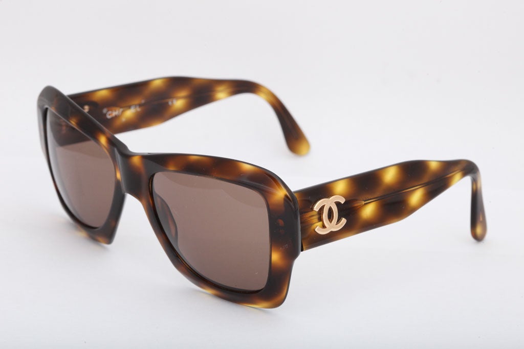 Very rare Chanel 02464 Sunglasses in brown tortoise.