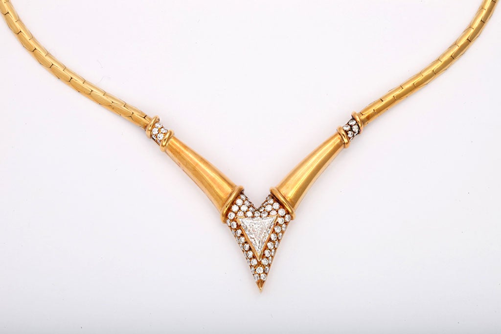 Contemporary 1960s Mod Triangular Diamond Gold Snake Chain Necklace