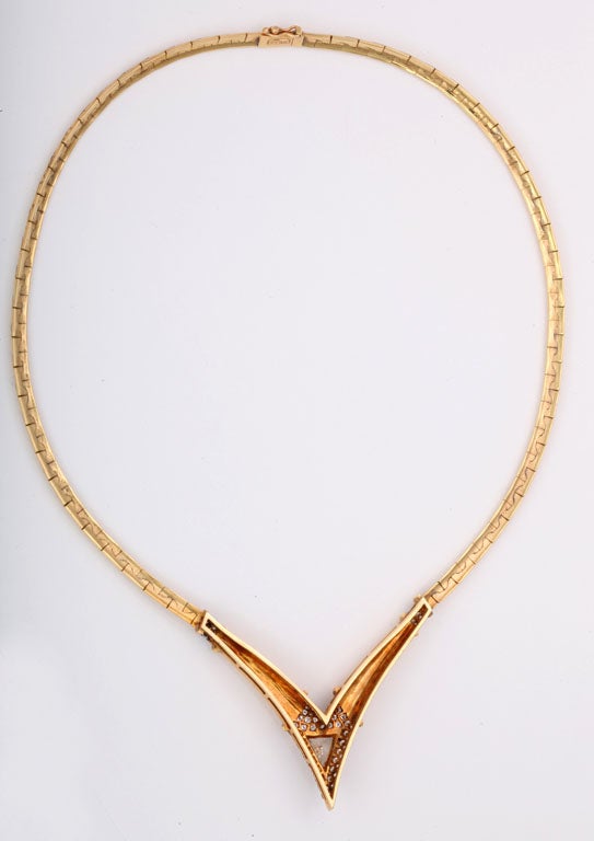 1960s Mod Triangular Diamond Gold Snake Chain Necklace 2