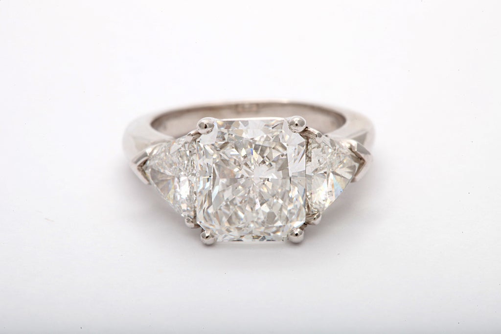 Women's Spectacular Radiant Cut Diamond Ring For Sale