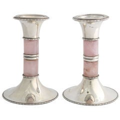 Chandeliers en quartz rose montés en argent sterling