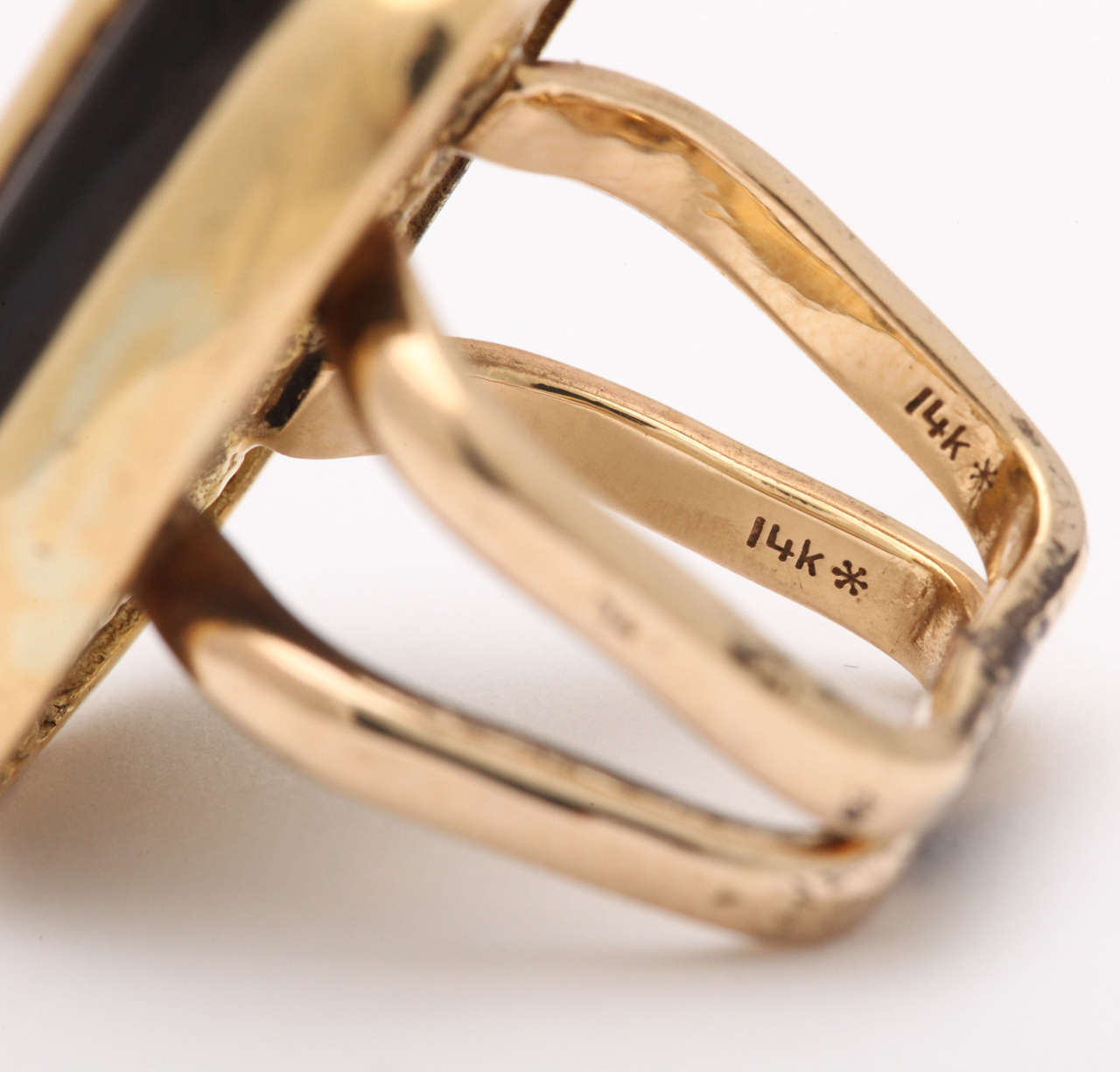 Anello in oro con occhio di tigre di metà secolo in vendita 1