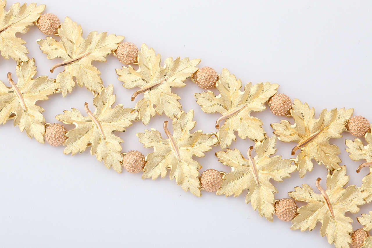 Buccellati Gold Maple Leaf Bracelet In New Condition In New York, NY