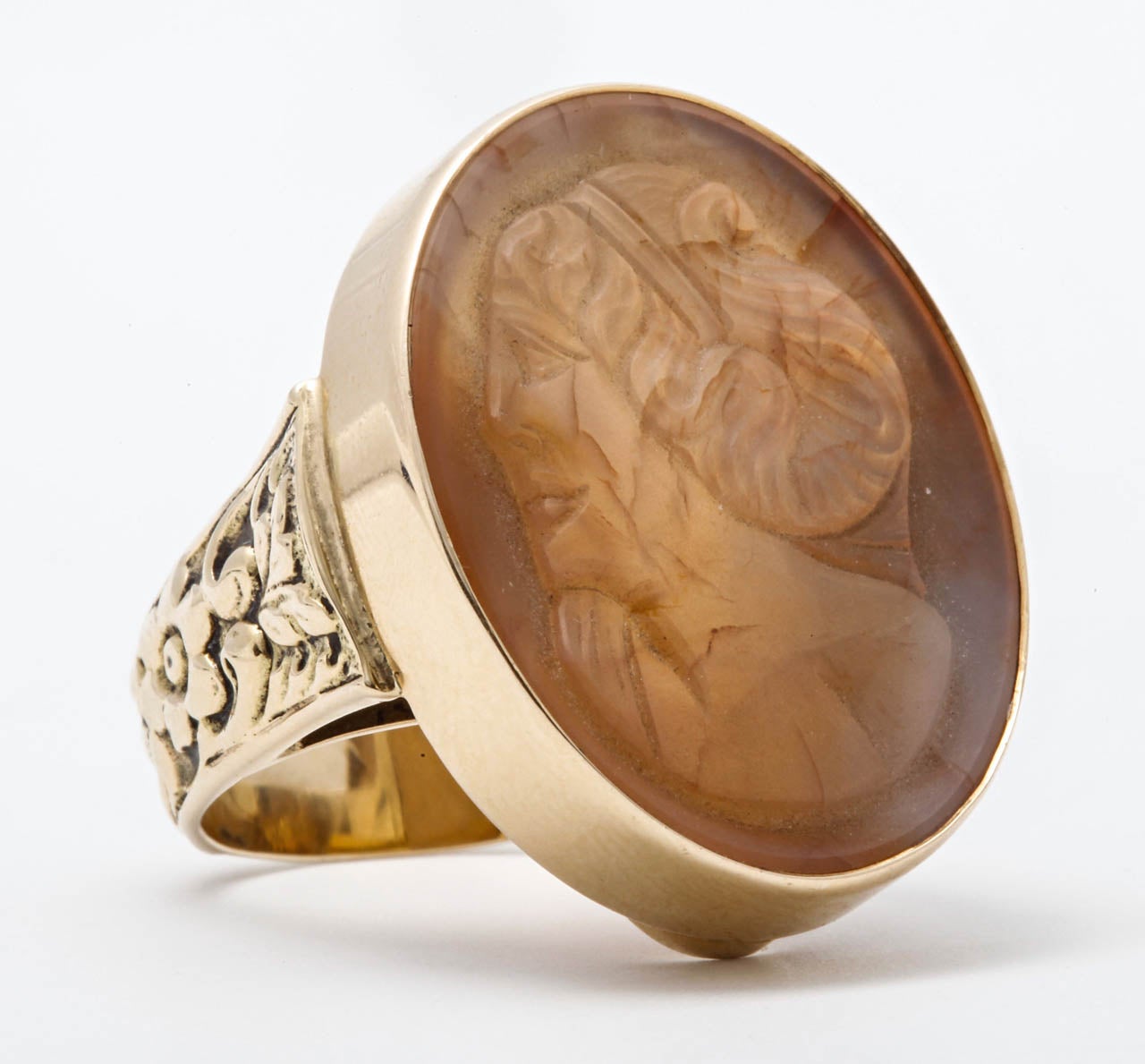 Agate Yellow Gold Cameo Ring