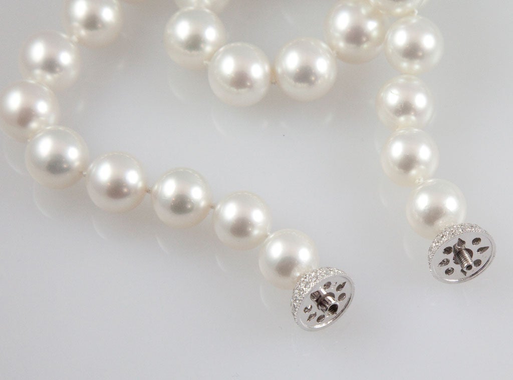 Contemporary 13mm-16mm South Sea Pearl Necklace with 3.15 Carat Diamond Platinum Ball Clasp For Sale