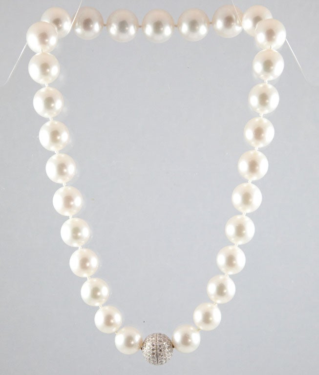 13mm-16mm South Sea Pearl Necklace with 3.15 Carat Diamond Platinum Ball Clasp In Excellent Condition For Sale In Calabasas, CA