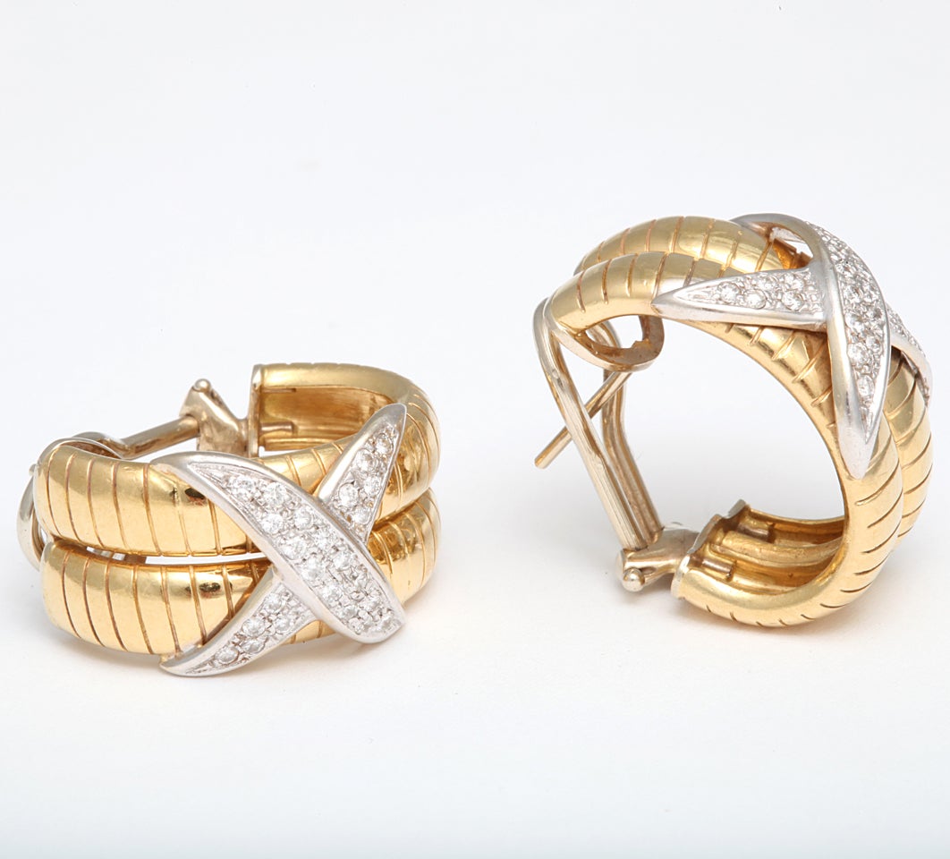 Ribbed Gold and Platinum Diamond Clip Earrings For Sale 1
