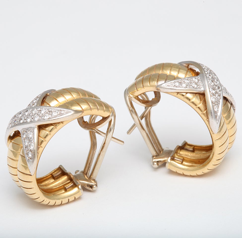 Ribbed Gold and Platinum Diamond Clip Earrings For Sale 2
